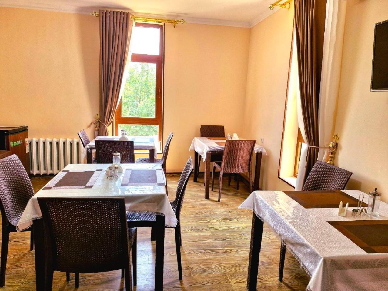 Hotel Mir Адрес Abu Ali Ibn Sino 4A Buxoro Luaran gambar